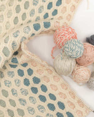 Hachi Blanket Knitting Kit